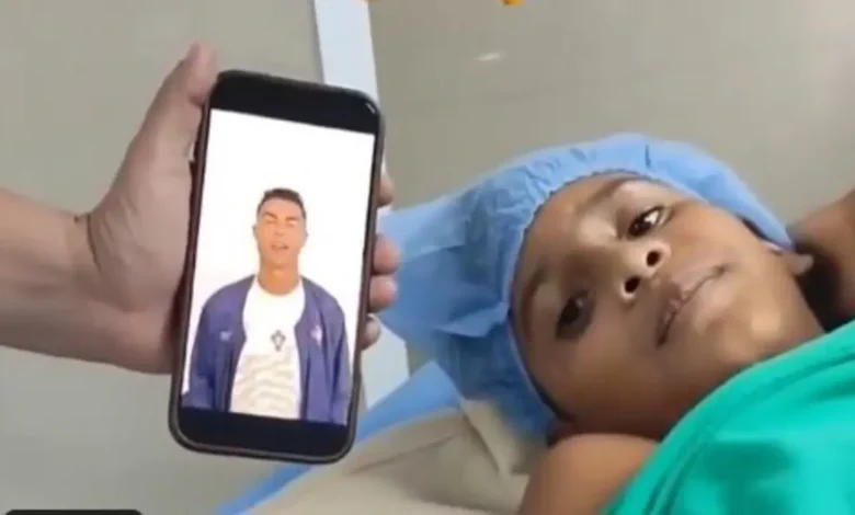 الأسطورة كريستيانو رونالدو يوجه رسالة إنسانية للطفل أندريس الناجي من زلزال فنزويلا
